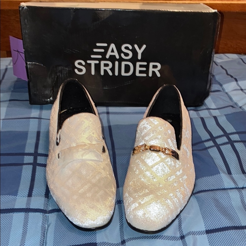 NWT Men’s 8 5 White Slip-On Smoking Loafers